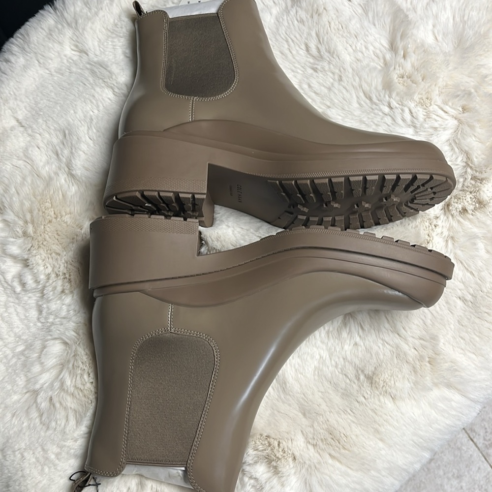 COLE HAAN  Grand Ambition Westerly Bootie water resistant boot. - Picture 7 of 7